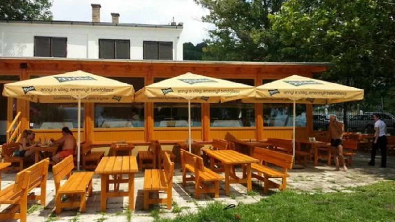 Szegfu Apartmanhaz Villa Balatonfůzfő Eksteriør billede